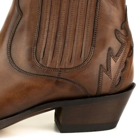 Mayura Boots Marilyn 2487 Hazelnoot/ Cowboy Western Fashion Enklelaars Spitse Neus Schuine Hak Elastiek Sluiting Echt Leer